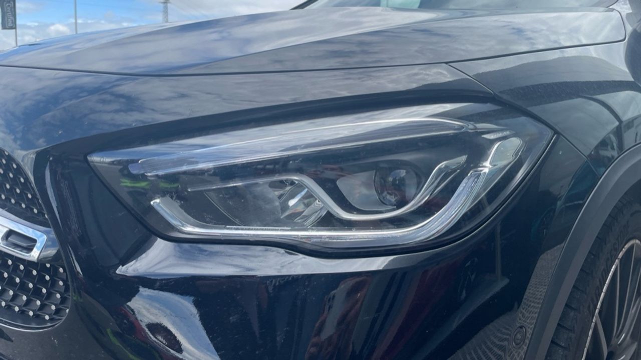 Foto Mercedes-Benz Clase GLA 15
