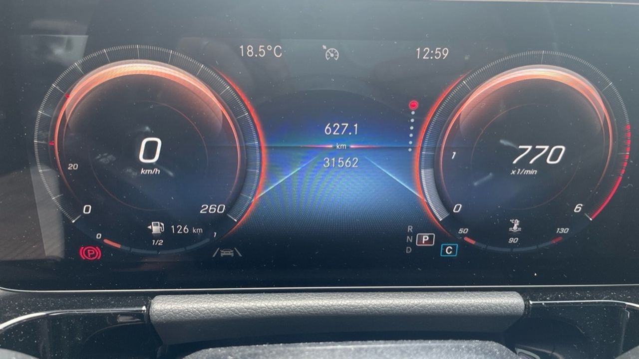 Foto Mercedes-Benz Clase GLA 27