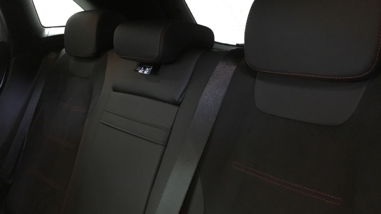 Foto Mercedes-Benz Clase GLA 11