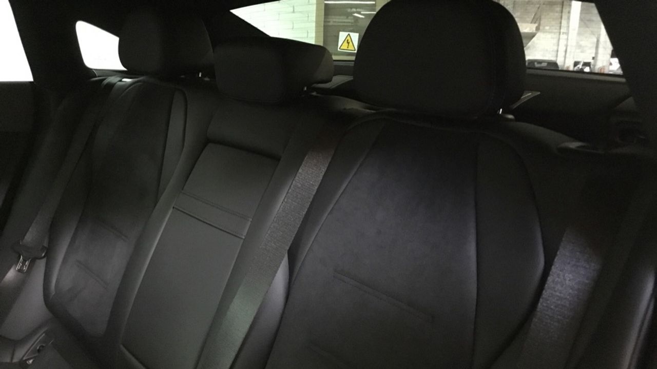Foto Mercedes-Benz EQE 11