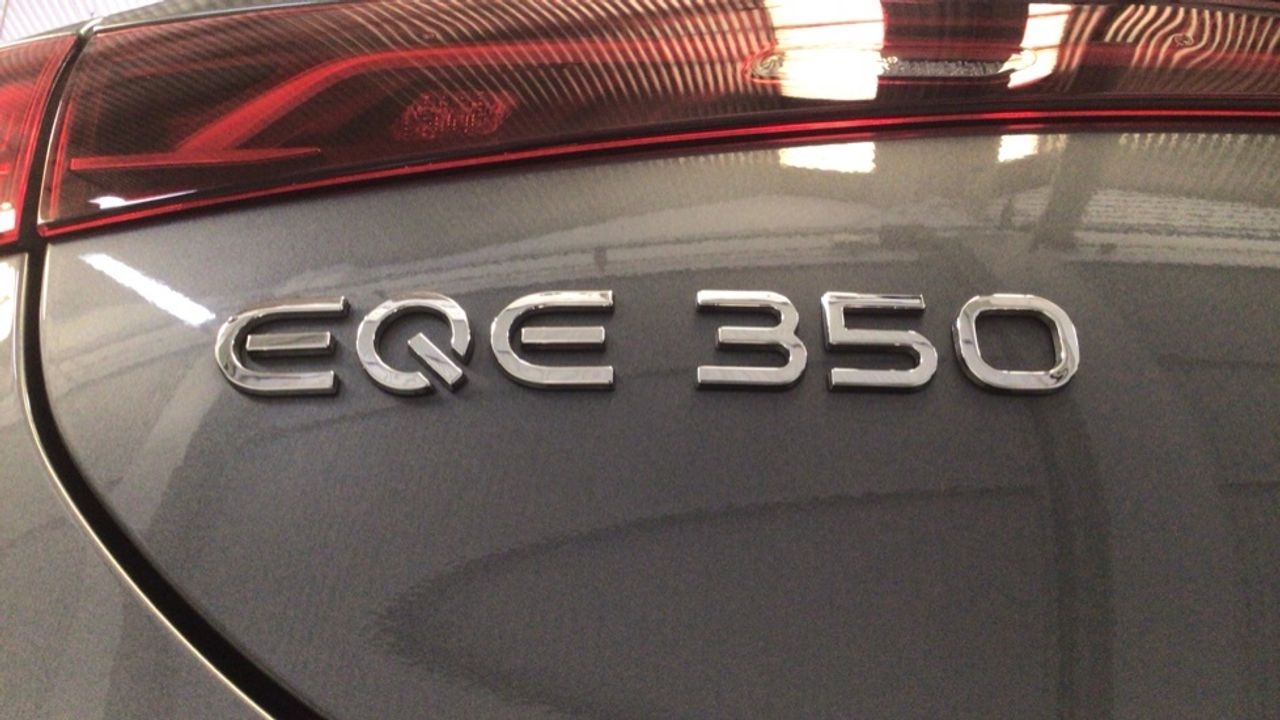 Foto Mercedes-Benz EQE 12