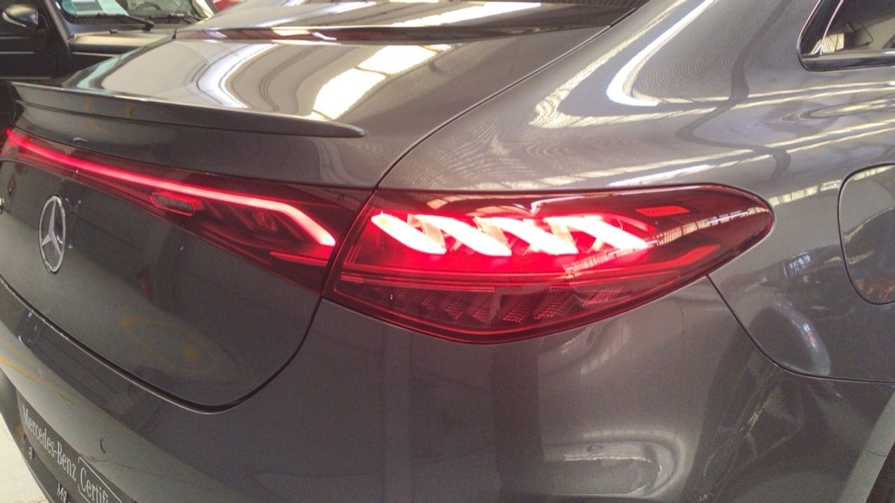 Foto Mercedes-Benz EQE 15