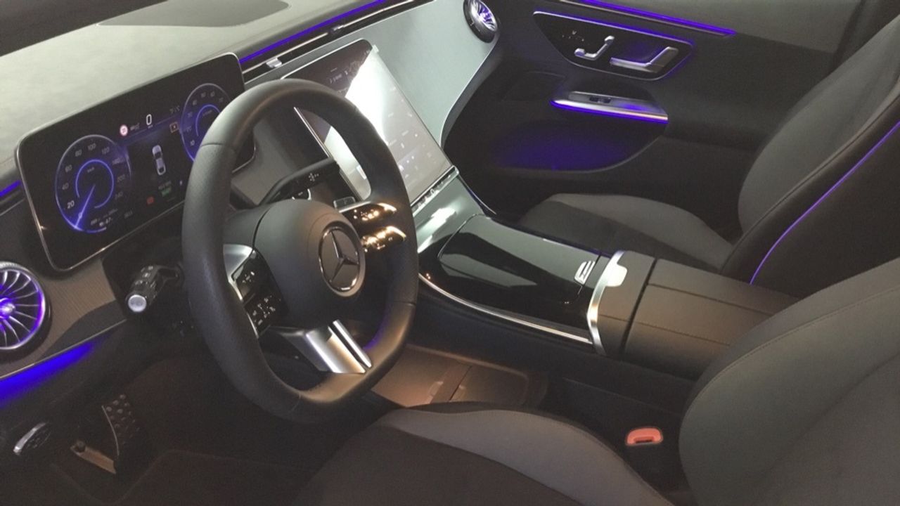 Foto Mercedes-Benz EQE 6