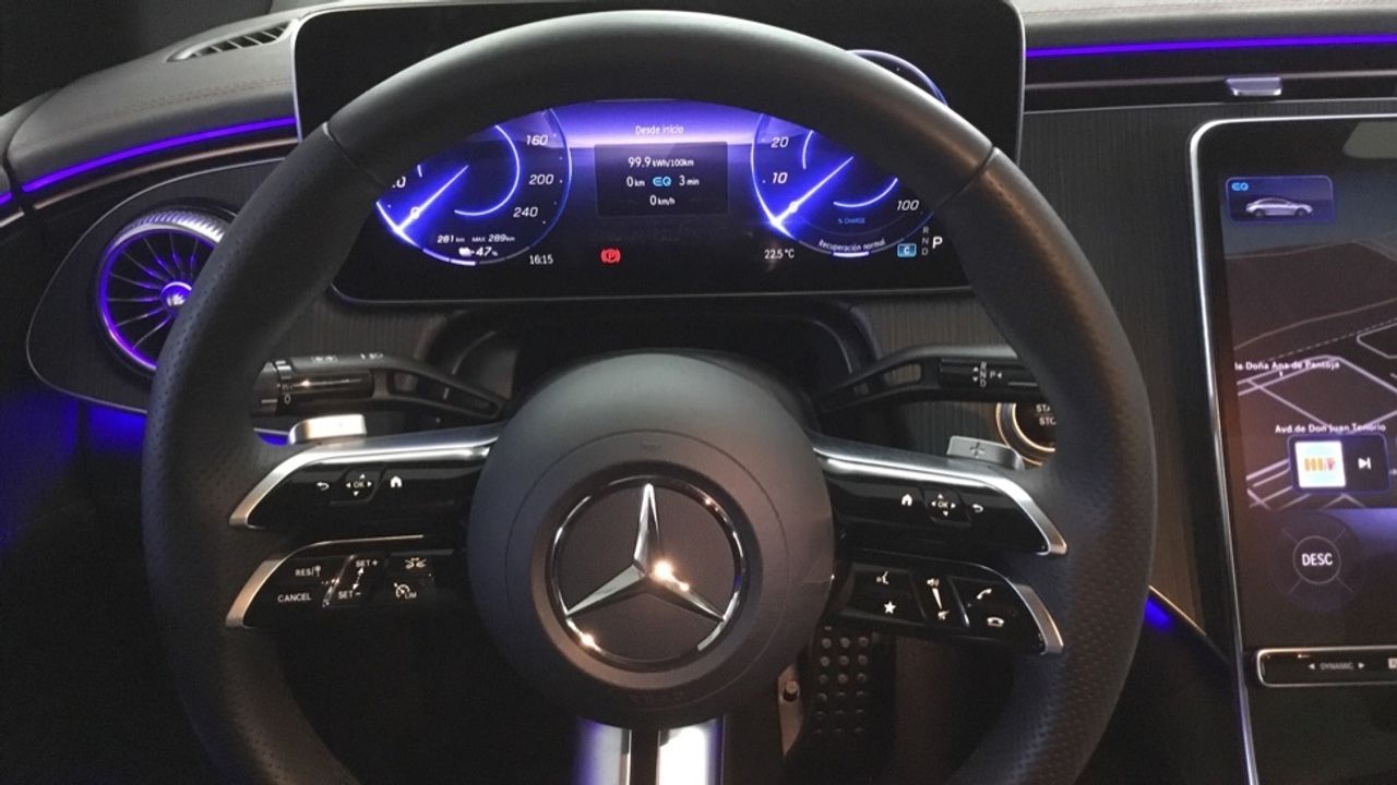 Foto Mercedes-Benz EQE 9