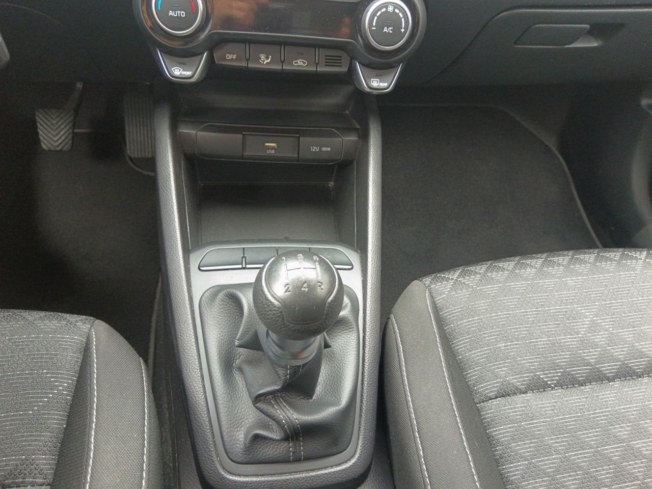 Foto Kia Rio 12