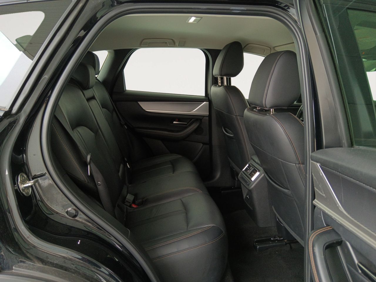 Foto Mazda CX-60 9