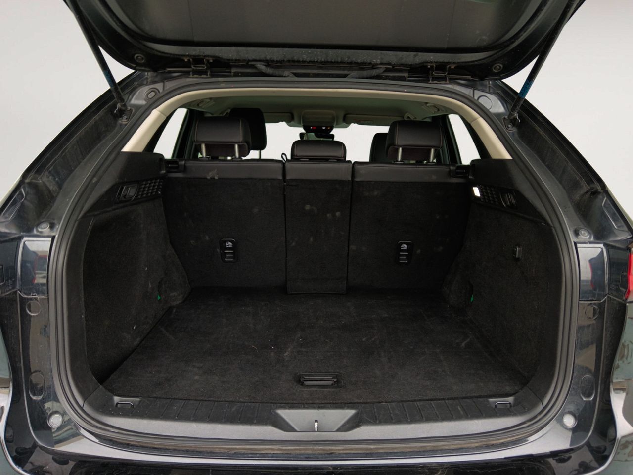 Foto Mazda CX-60 11
