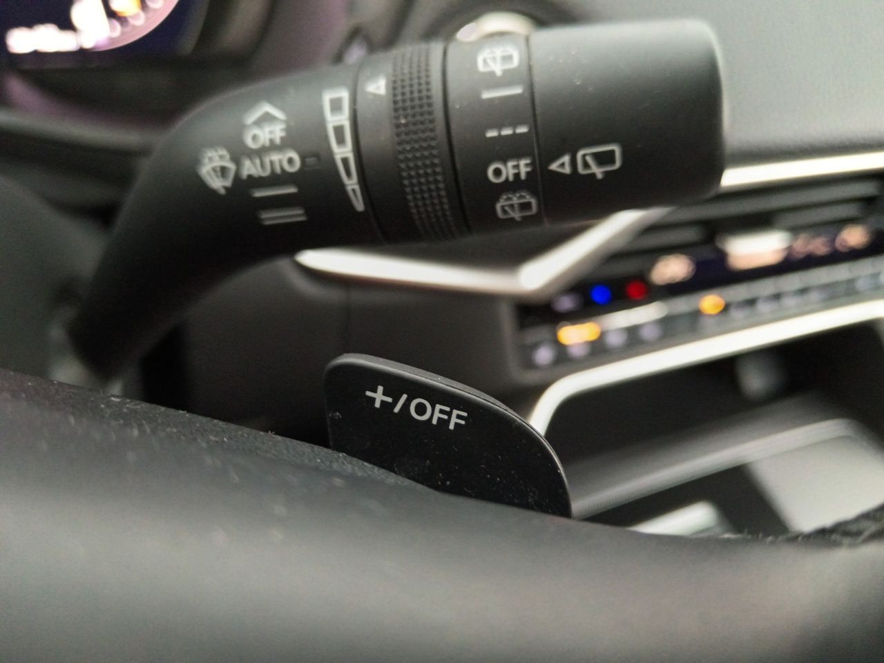 Foto Mazda CX-60 12