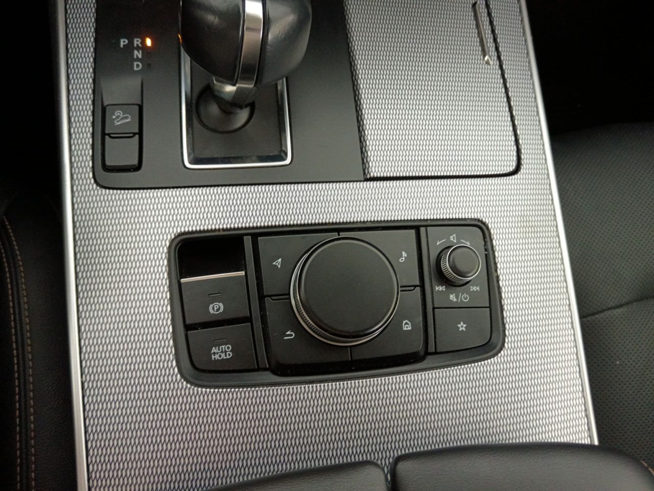 Foto Mazda CX-60 14