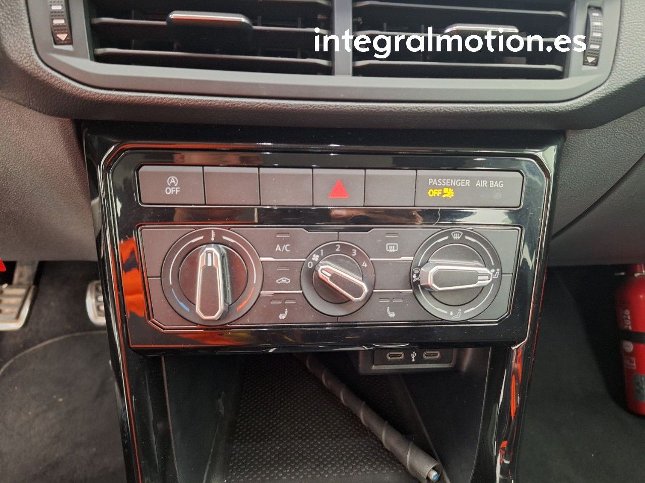 Foto Volkswagen T-Cross 5