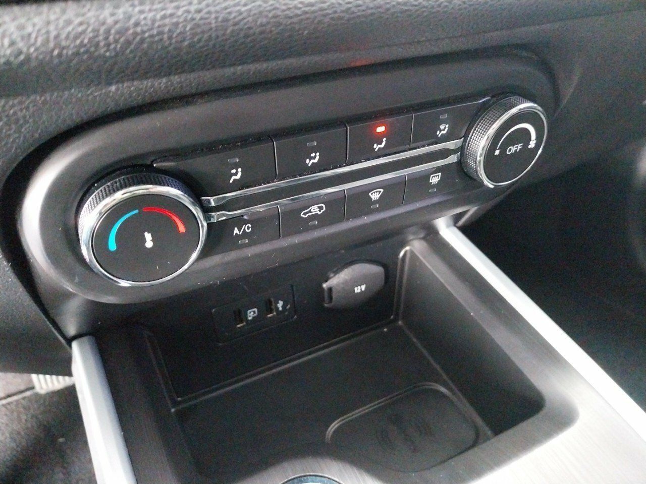 Foto DR Automobiles DR4 17