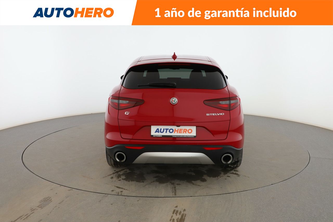 Foto Alfa Romeo Stelvio 4