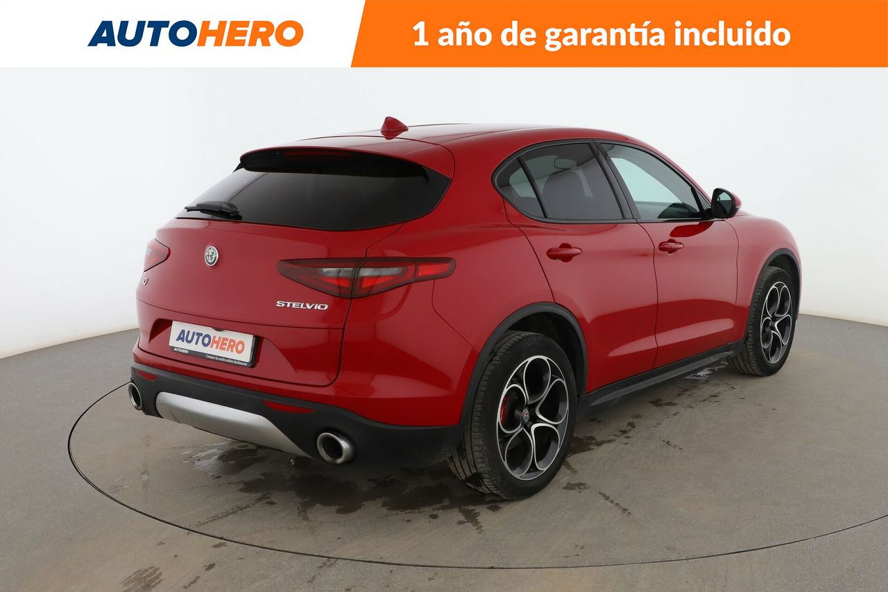 Foto Alfa Romeo Stelvio 5