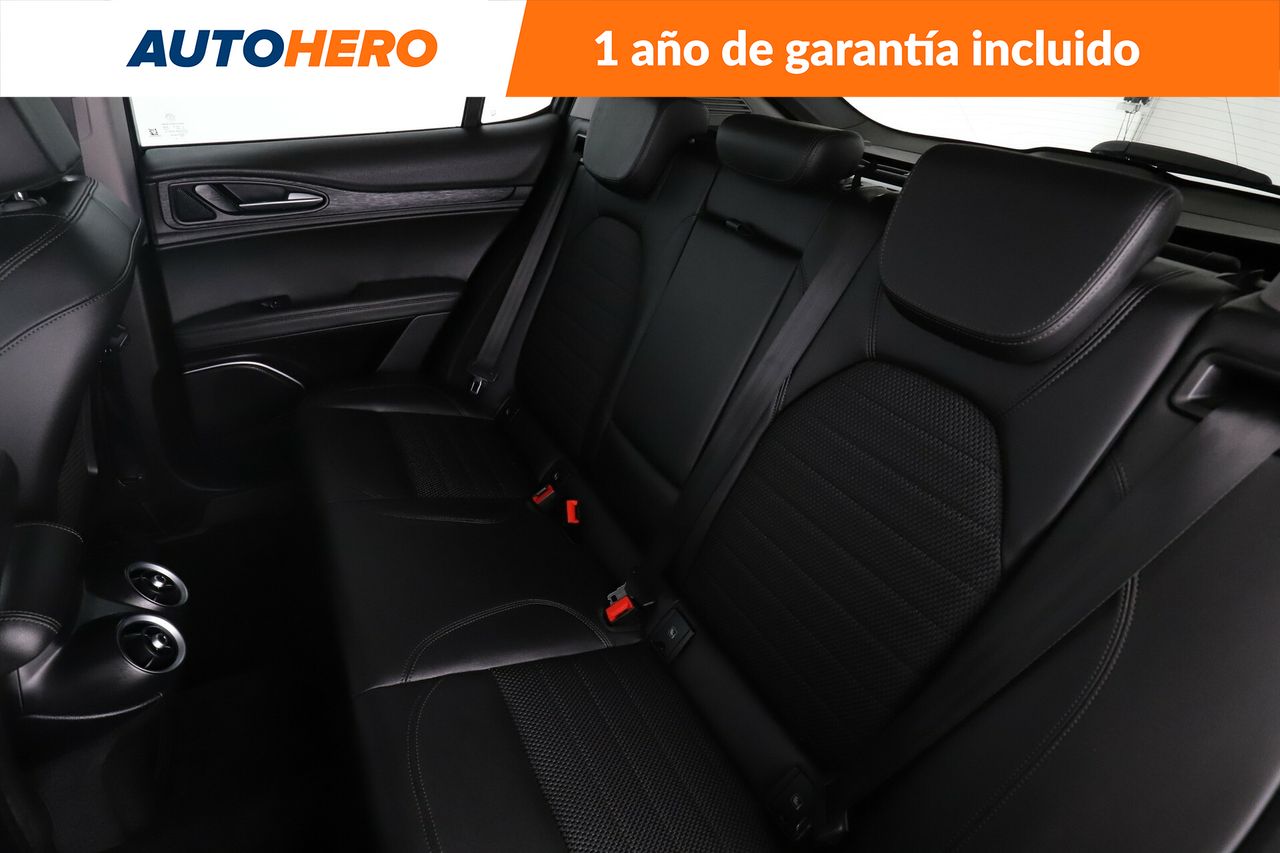 Foto Alfa Romeo Stelvio 14