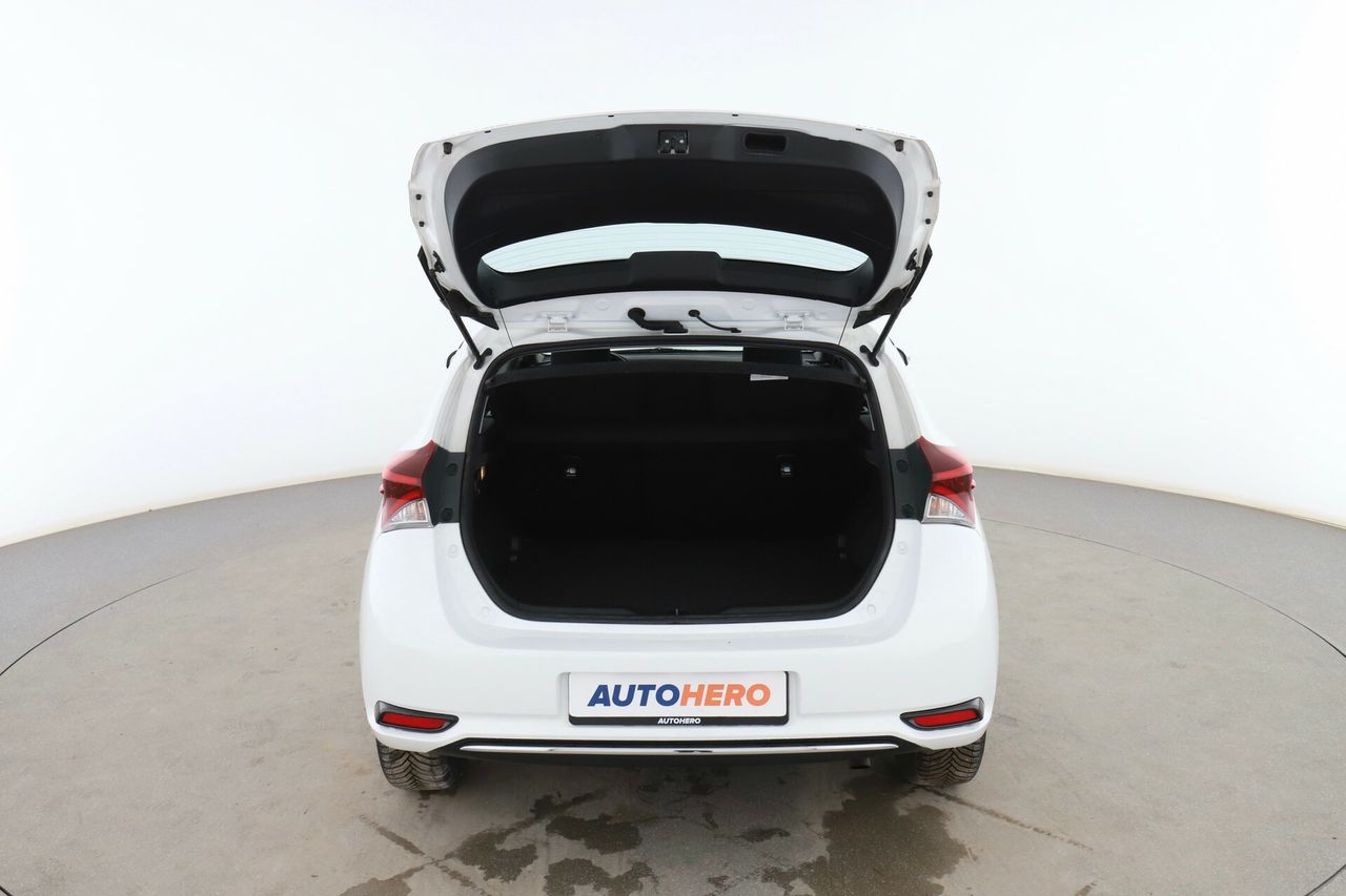 Foto Toyota Auris 17
