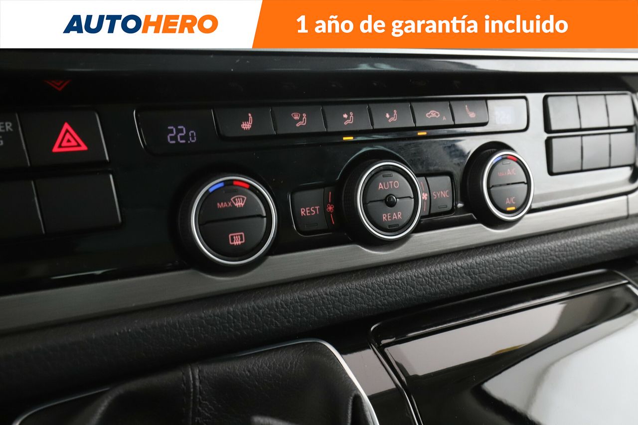 Foto Volkswagen Multivan 25