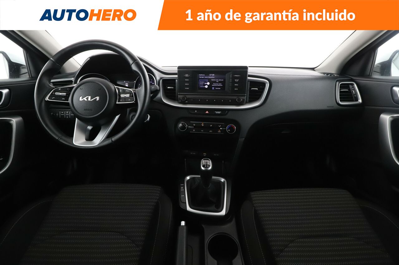 Foto Kia XCeed 12