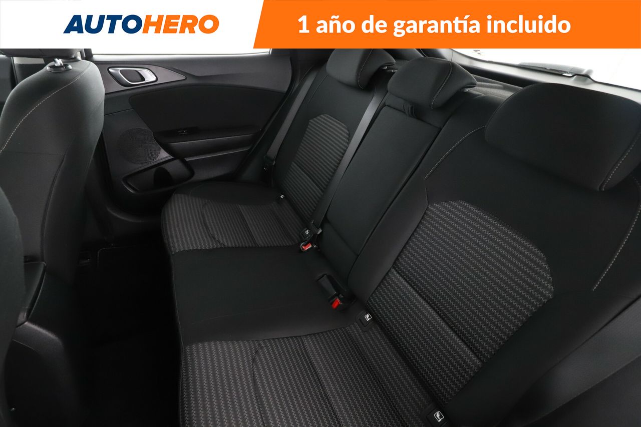 Foto Kia XCeed 14
