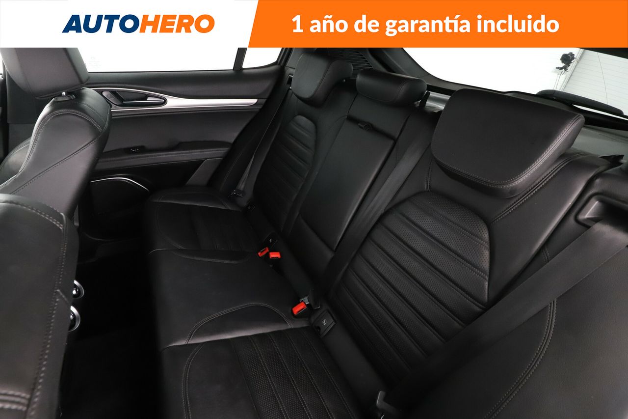 Foto Alfa Romeo Stelvio 14