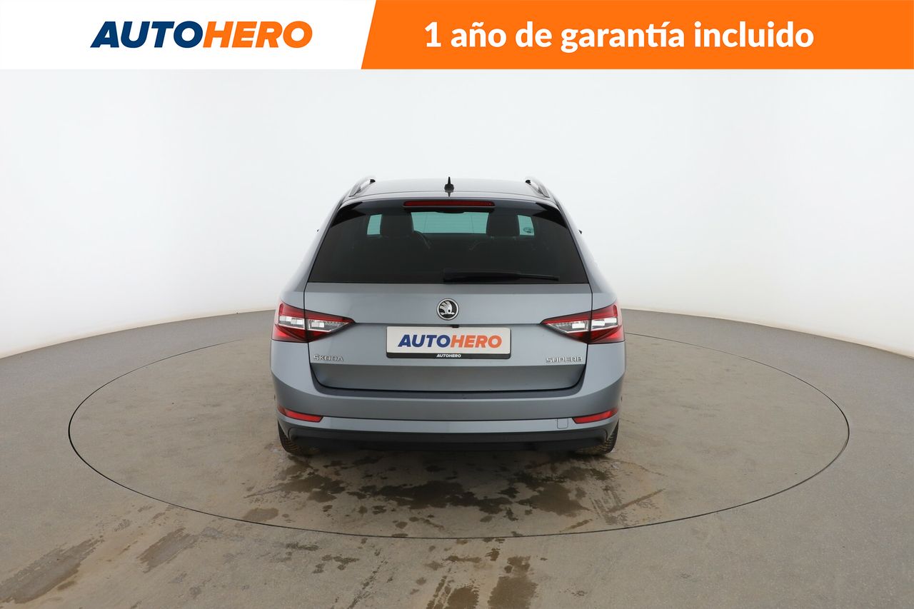 Foto Skoda Superb 4