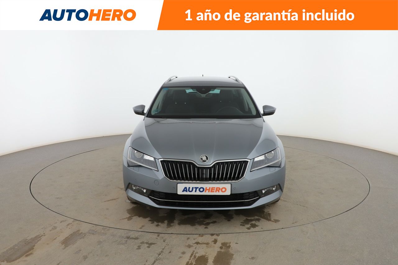Foto Skoda Superb 8