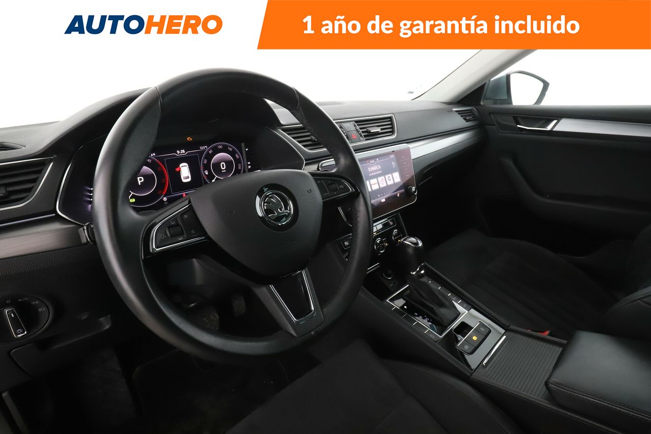 Foto Skoda Superb 11