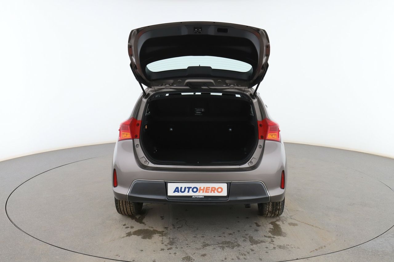 Foto Toyota Auris 17