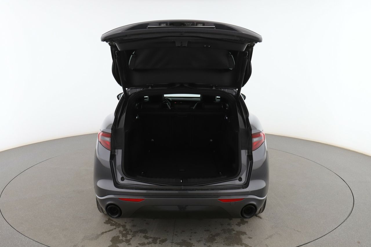Foto Alfa Romeo Stelvio 16