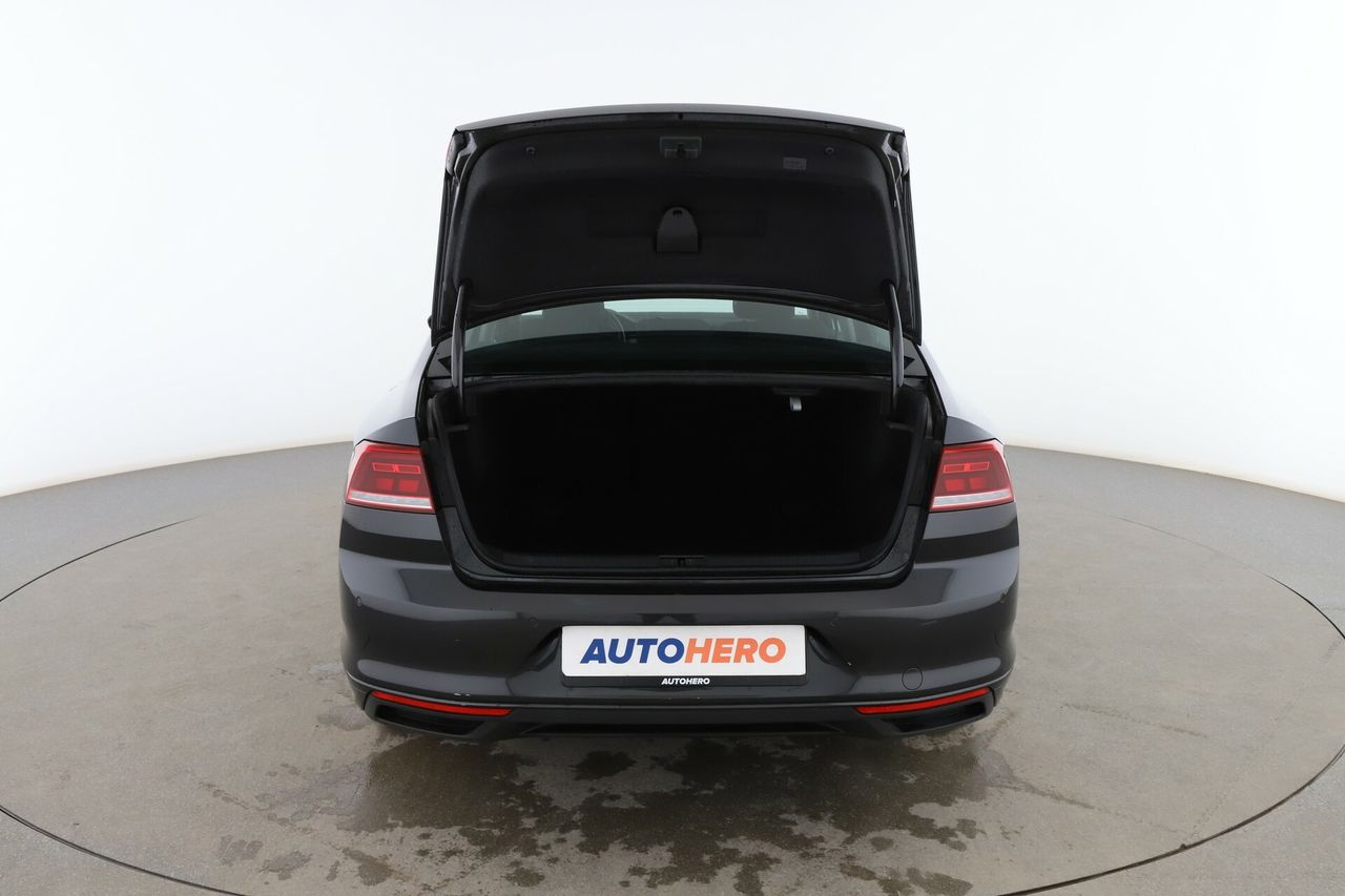 Foto Volkswagen Passat 16
