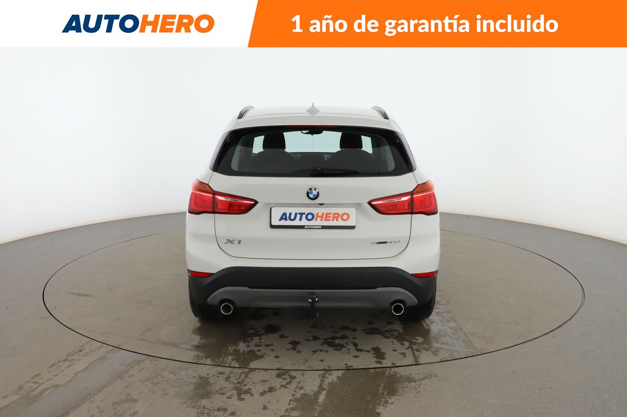 Foto BMW X1 4