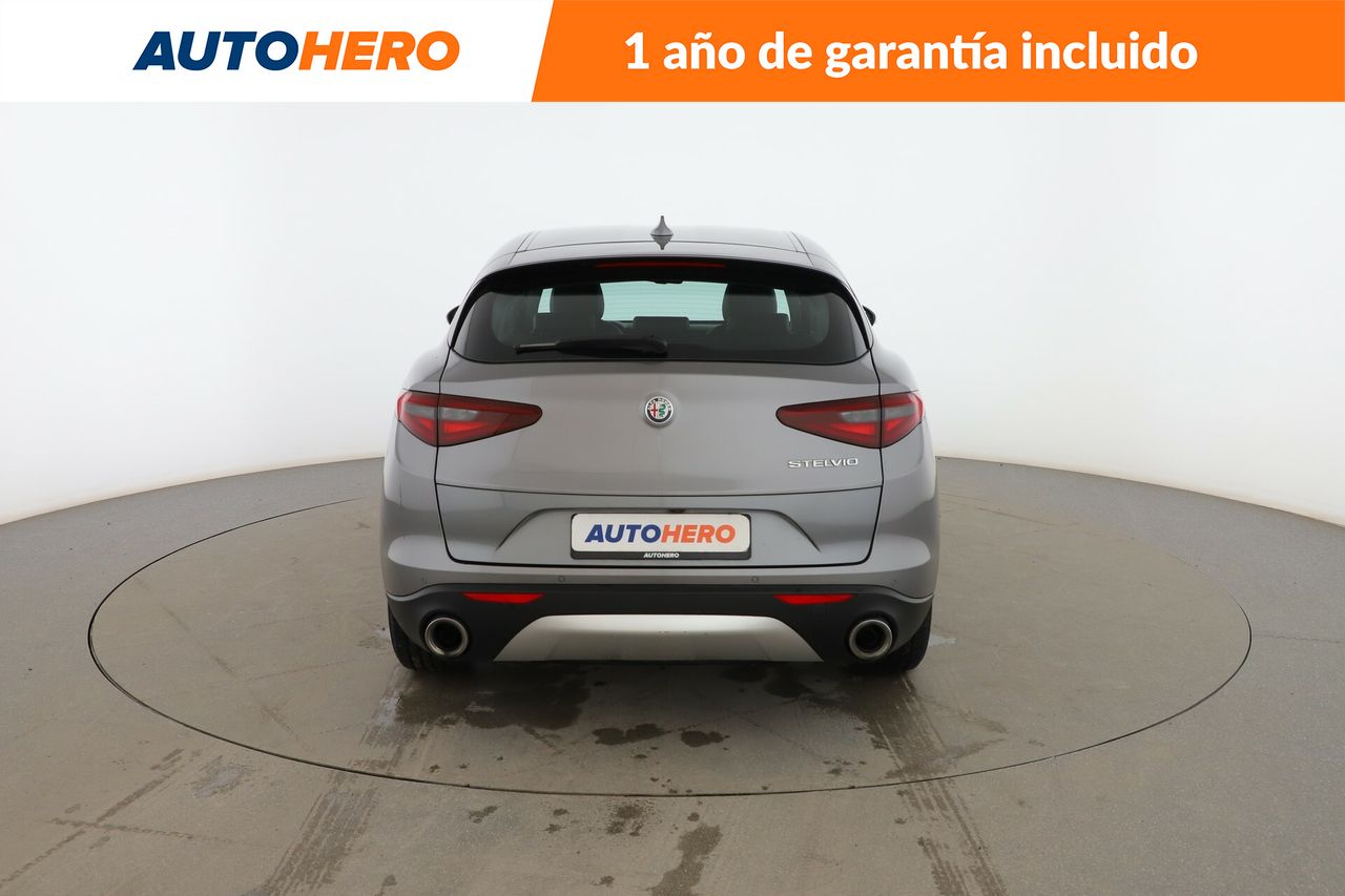 Foto Alfa Romeo Stelvio 4