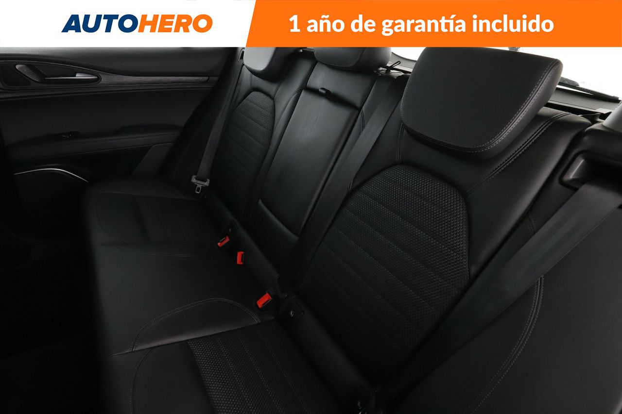 Foto Alfa Romeo Stelvio 14