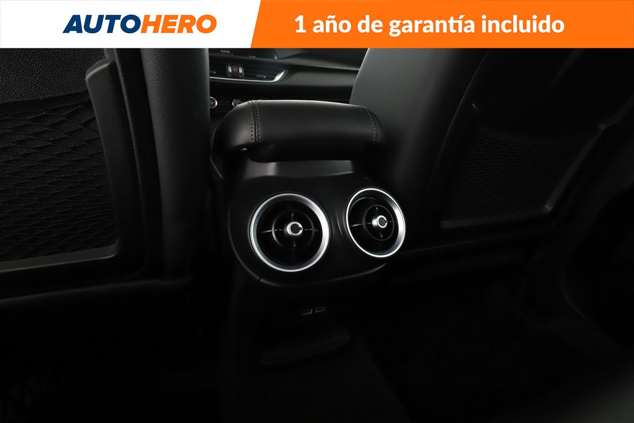Foto Alfa Romeo Stelvio 23