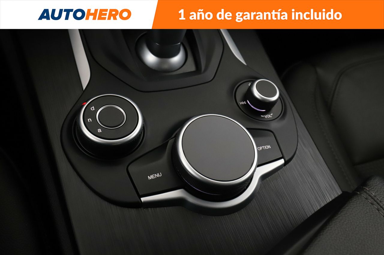Foto Alfa Romeo Stelvio 30