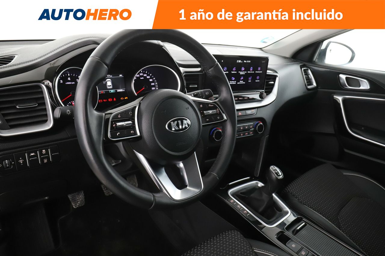 Foto Kia XCeed 11