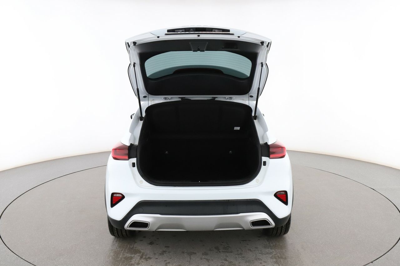 Foto Kia XCeed 16