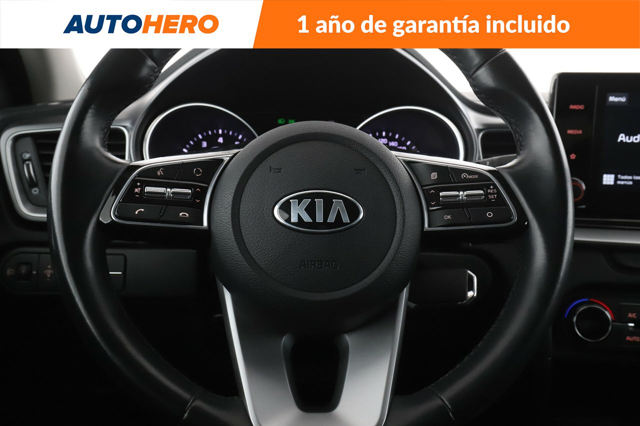 Foto Kia XCeed 19
