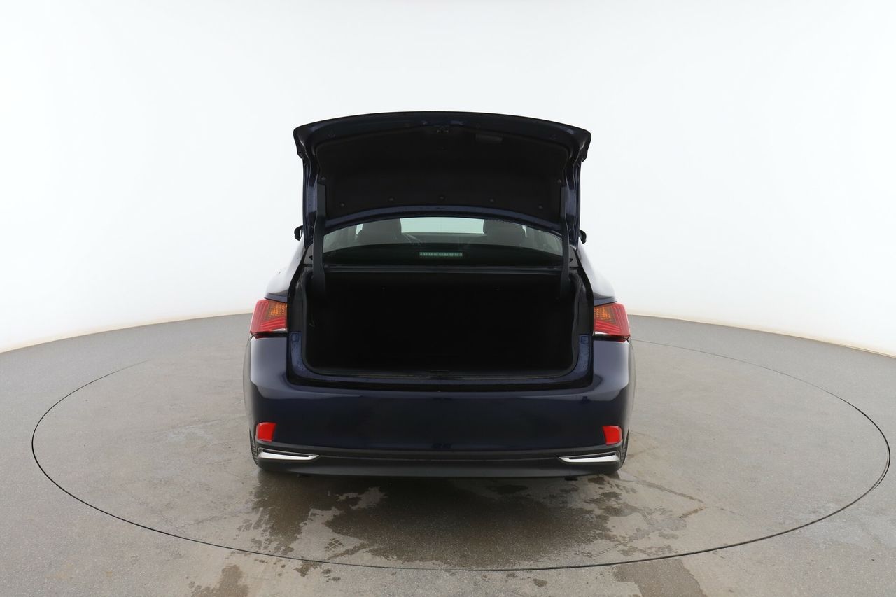 Foto Lexus IS 16