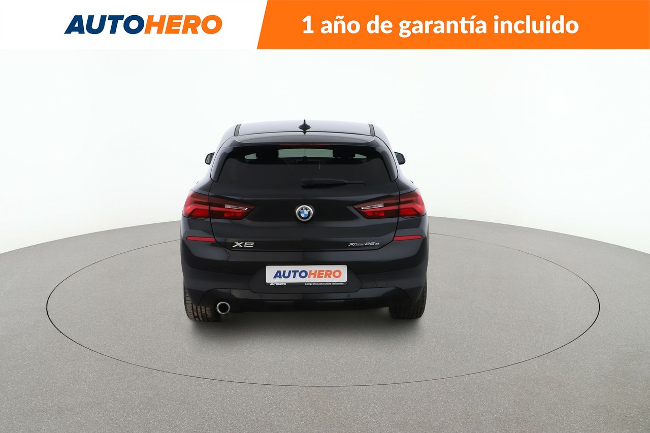 Foto BMW X2 4