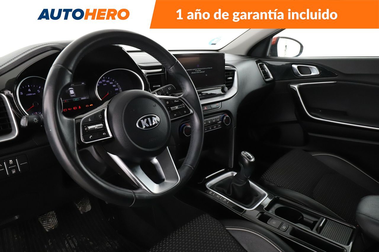 Foto Kia XCeed 12