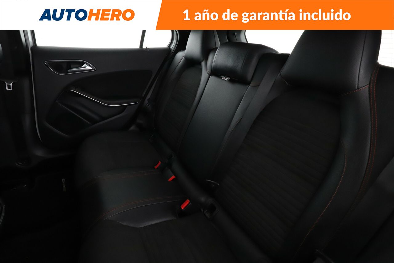 Foto Mercedes-Benz Clase GLA 15