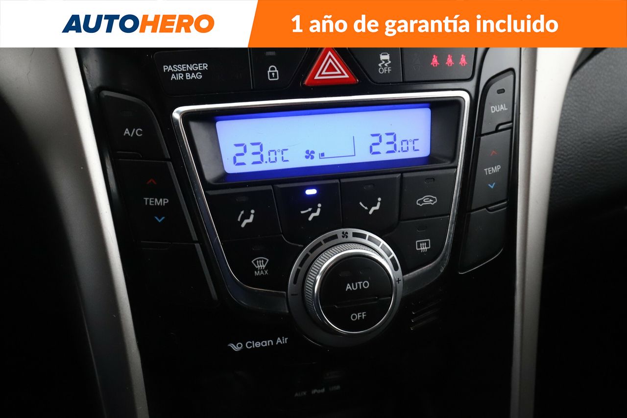Foto Hyundai i30 24