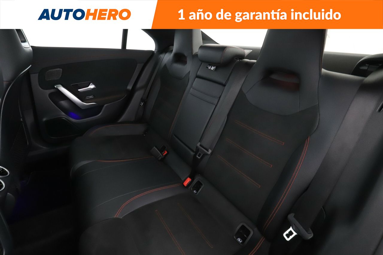 Foto Mercedes-Benz Clase CLA 14
