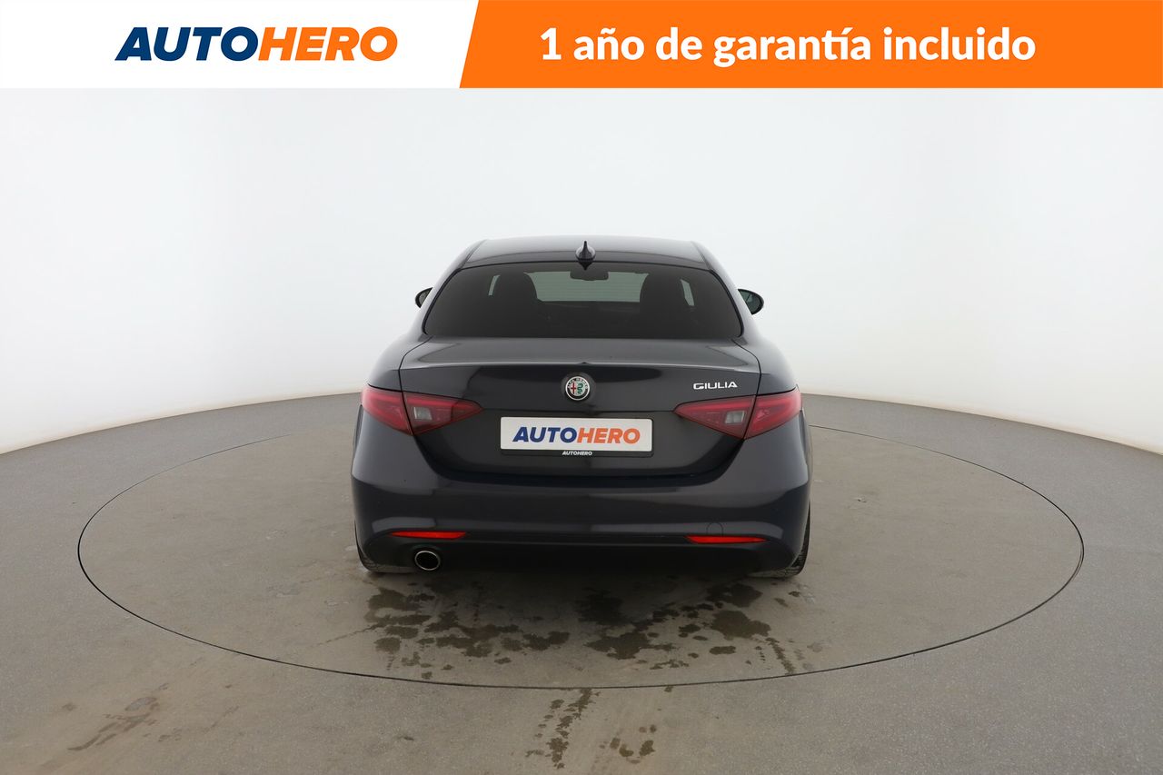Foto Alfa Romeo Giulia 4