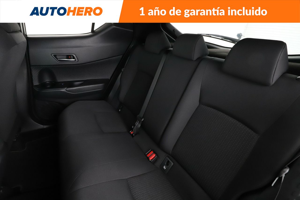 Foto Toyota C-HR 15