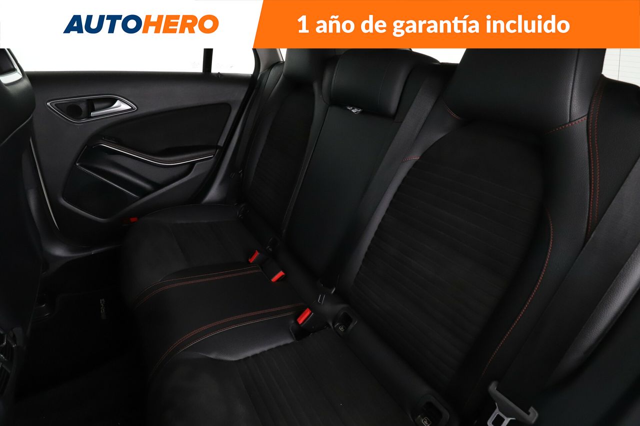 Foto Mercedes-Benz Clase CLA 14