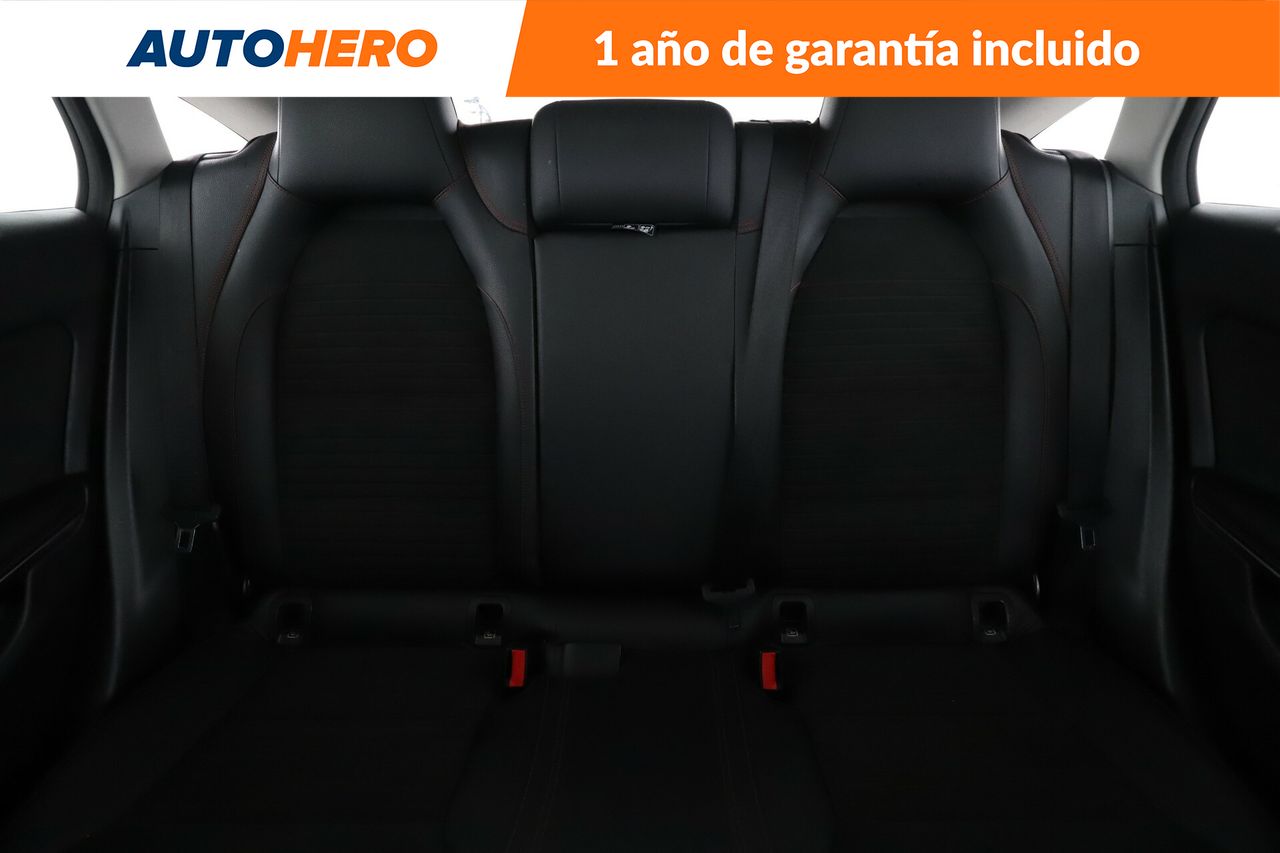 Foto Mercedes-Benz Clase CLA 15