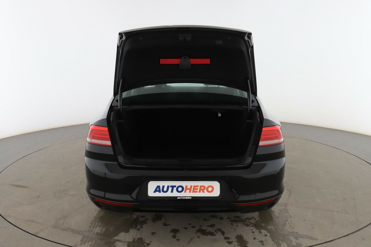 Foto Volkswagen Passat 16