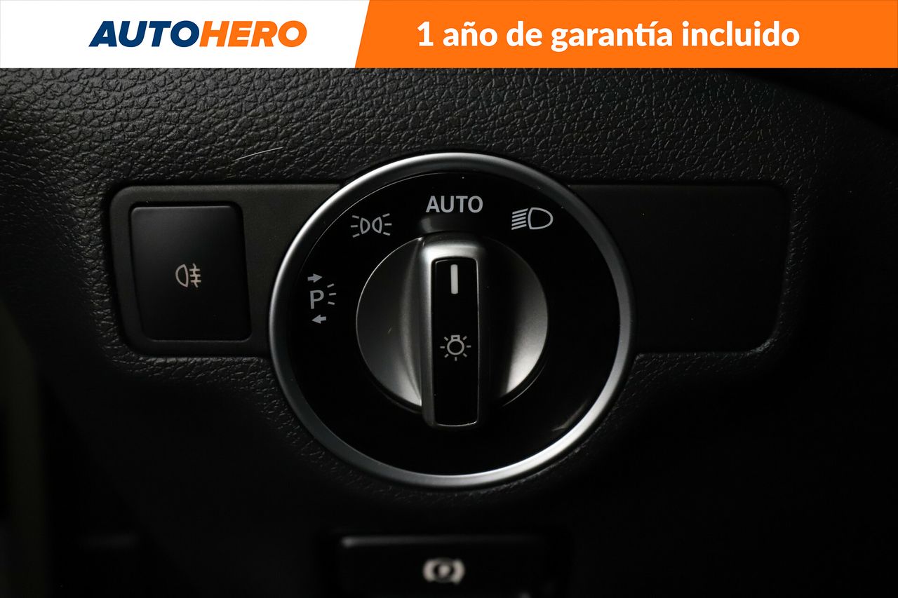 Foto Mercedes-Benz Clase CLA 23