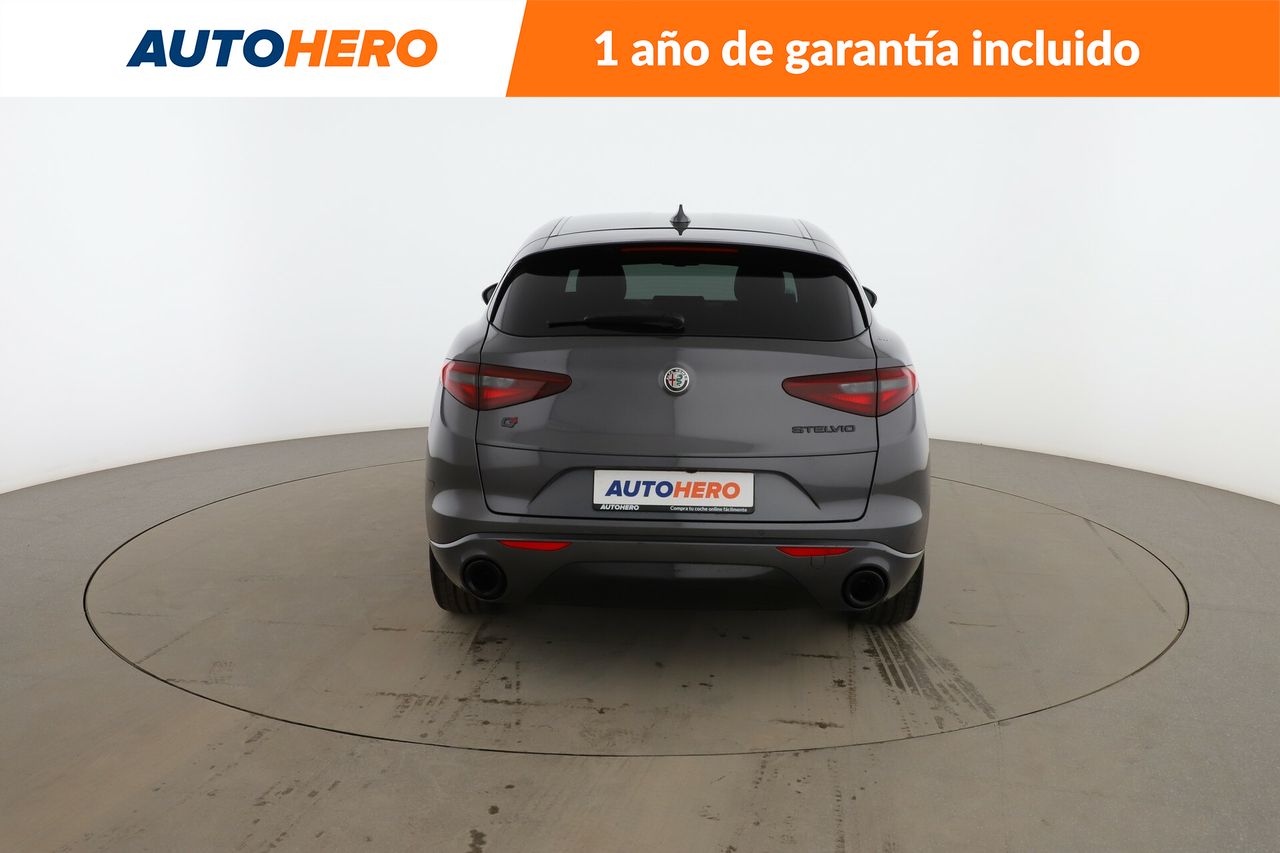 Foto Alfa Romeo Stelvio 5